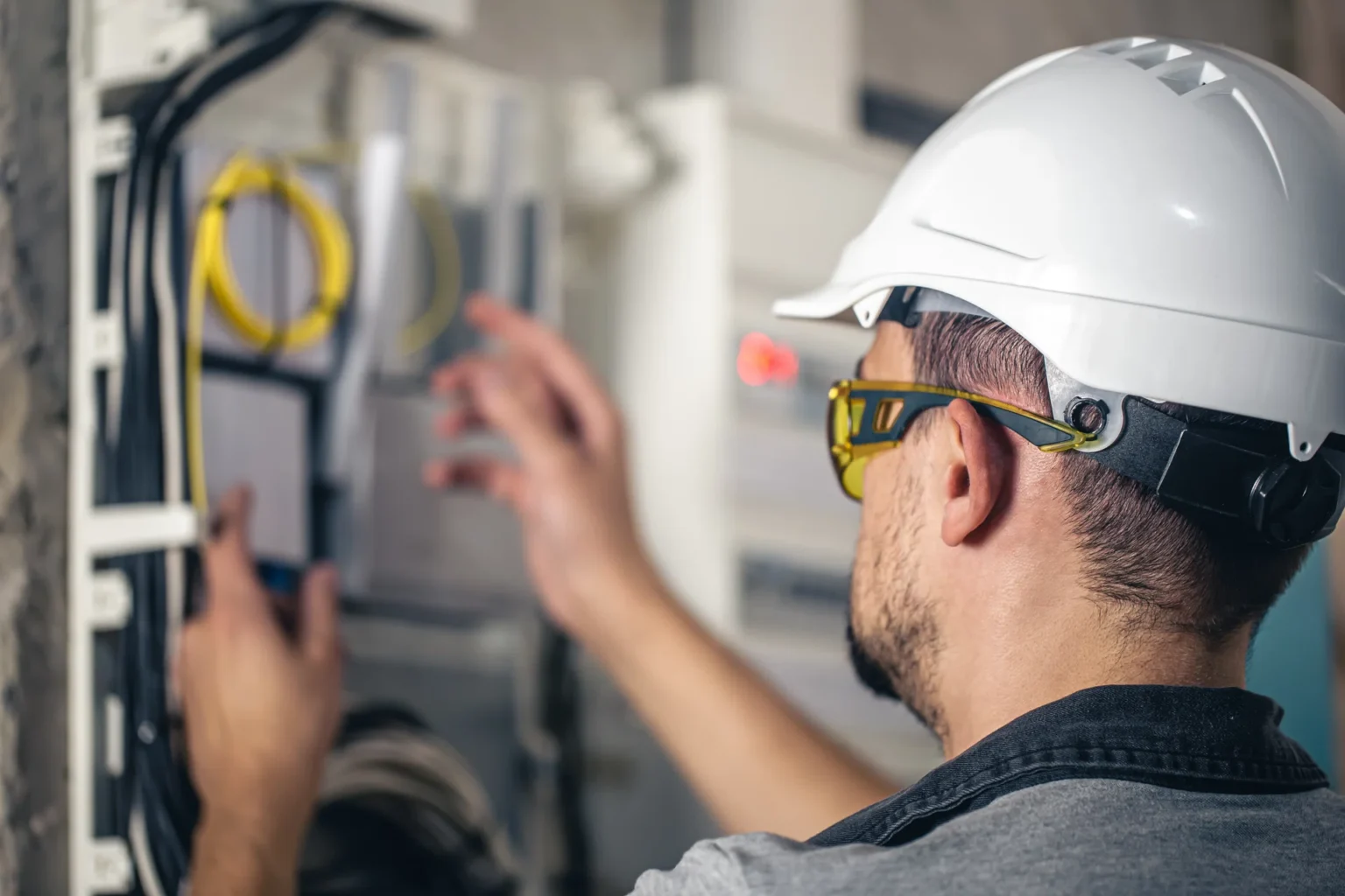 Why You Need Professional Commercial Electrical Services for HDB Repairs